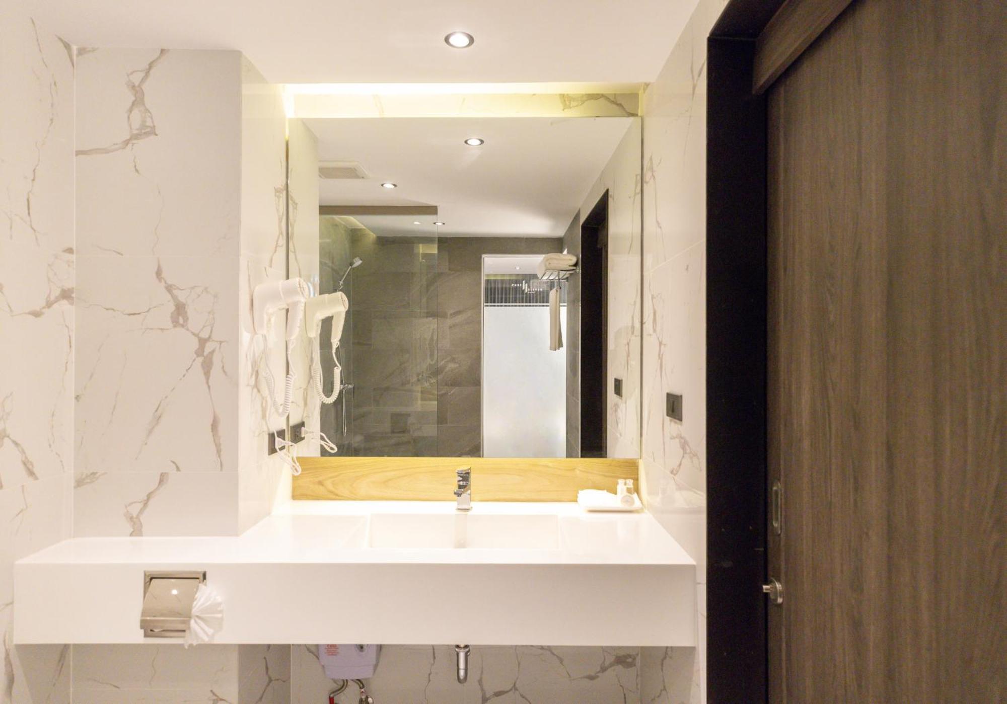 Pure Eleven Hotel Bangkok Makkasan المظهر الخارجي الصورة